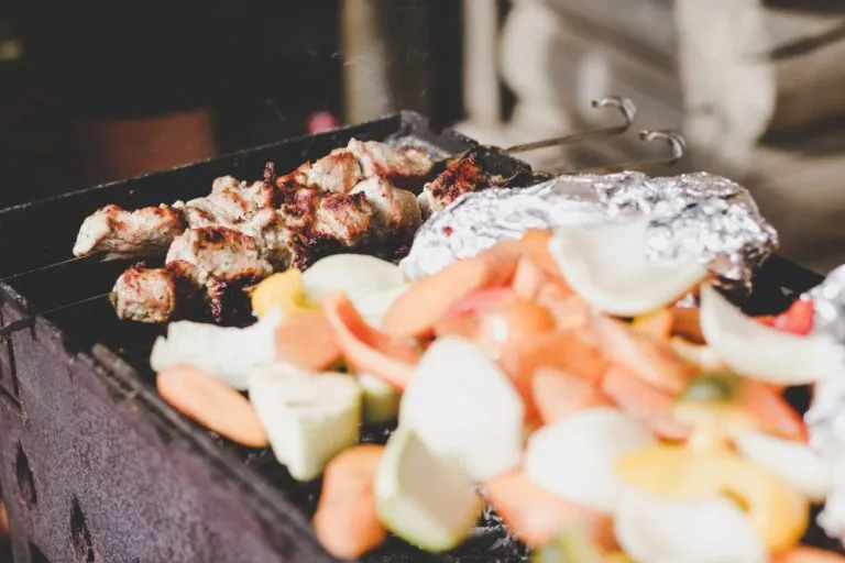 Bbq dinner with garneshes