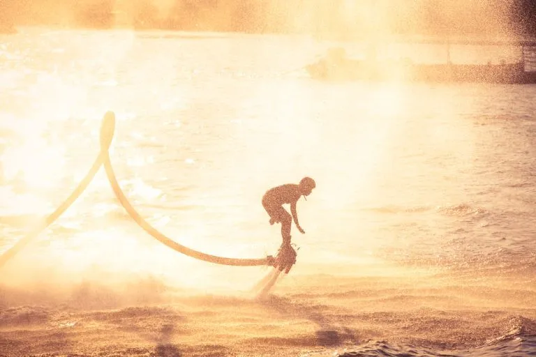 Flyboardnig river