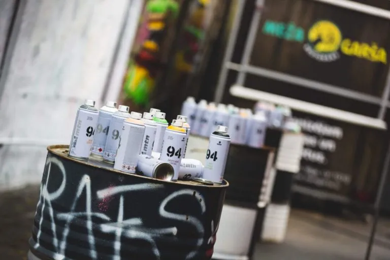Attrezzatura per il laboratorio di graffiti
