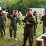 Junggesellenabschied nach Lasertag im Freien
